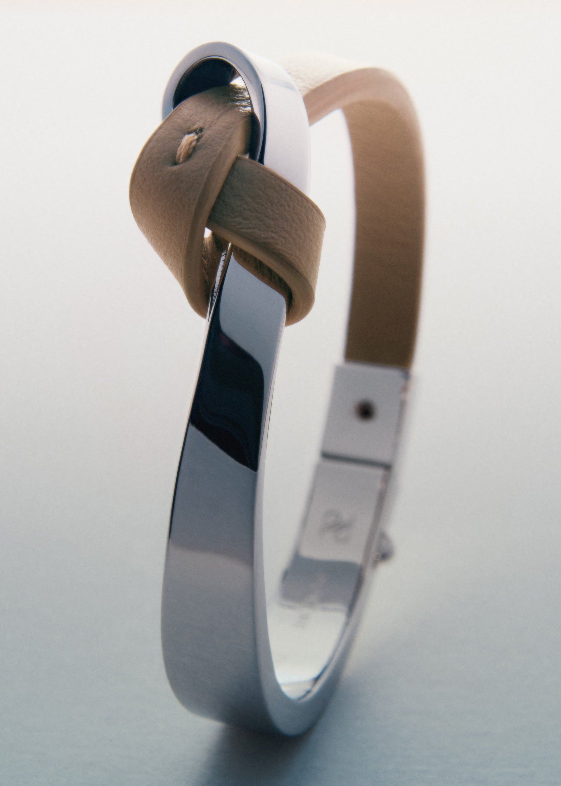 Ormé Bangle - Silver in rhodium with Taupe Leather