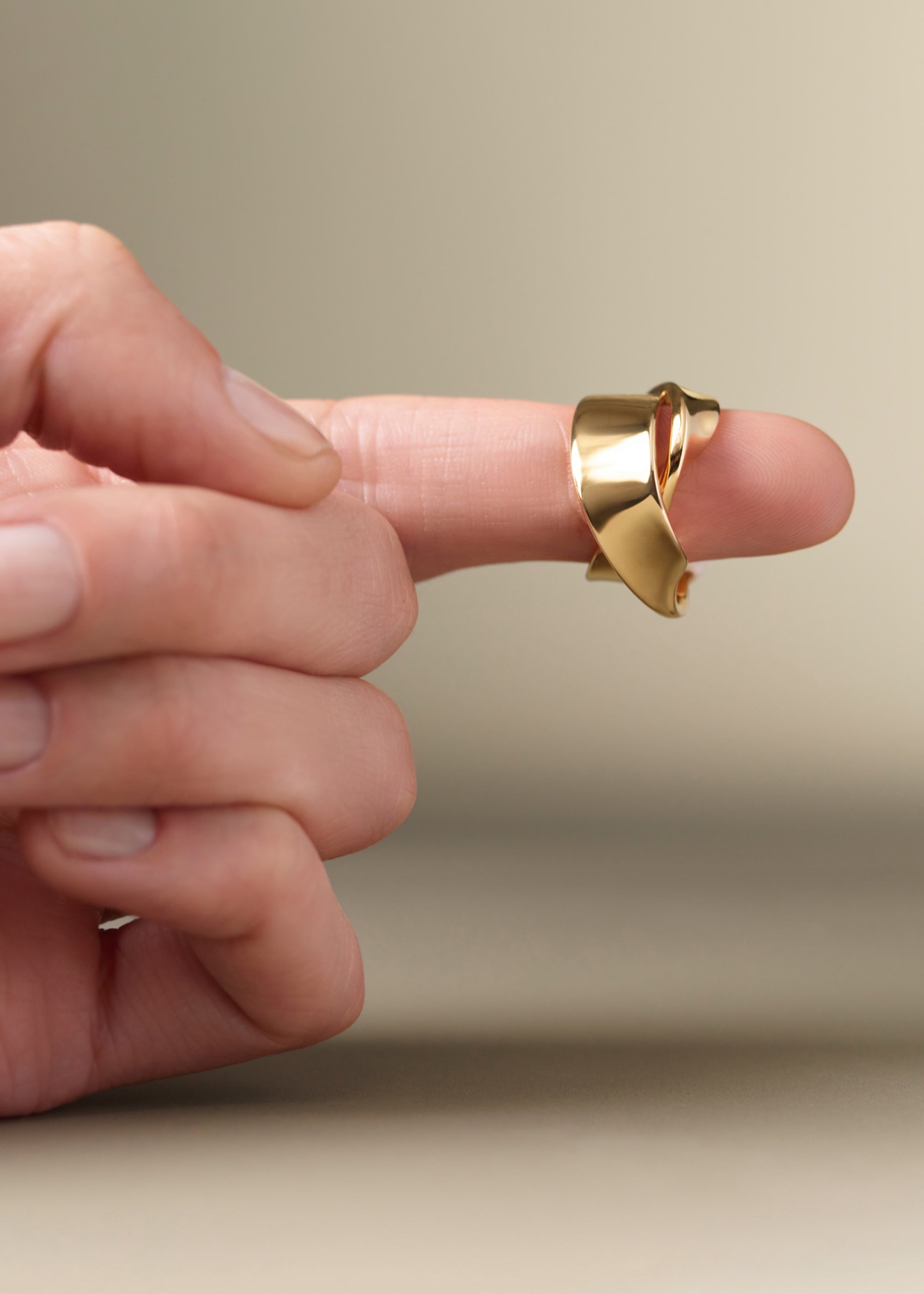 Polene Éole ヴォリュートリング Polène | Curled Ring - Éole - Gold in 24-carat gold gilding