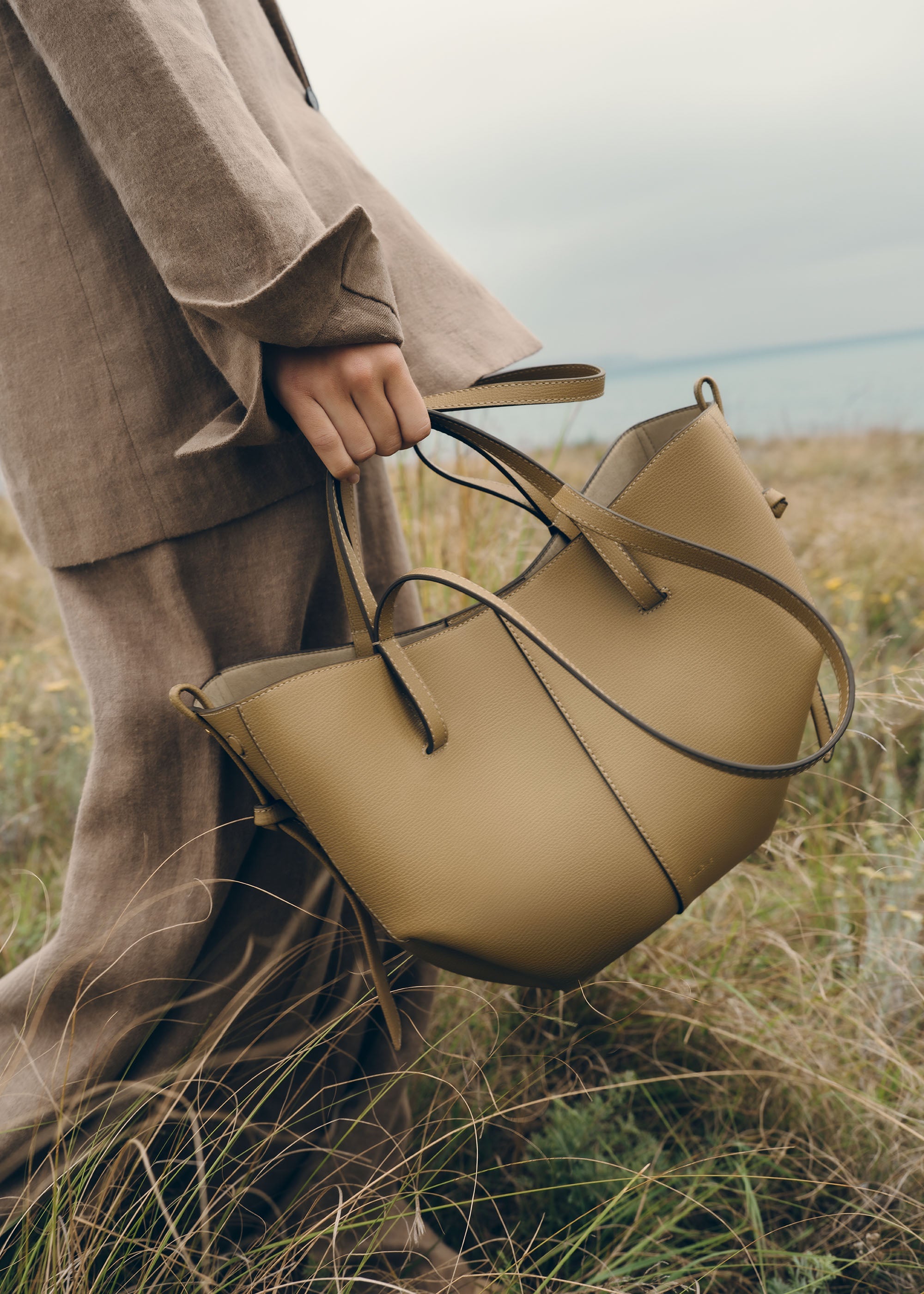 【美品】Cyme Mini レザーバッグ Polène | Bag - Cyme Mini - Textured Smoky Olive – Polène US