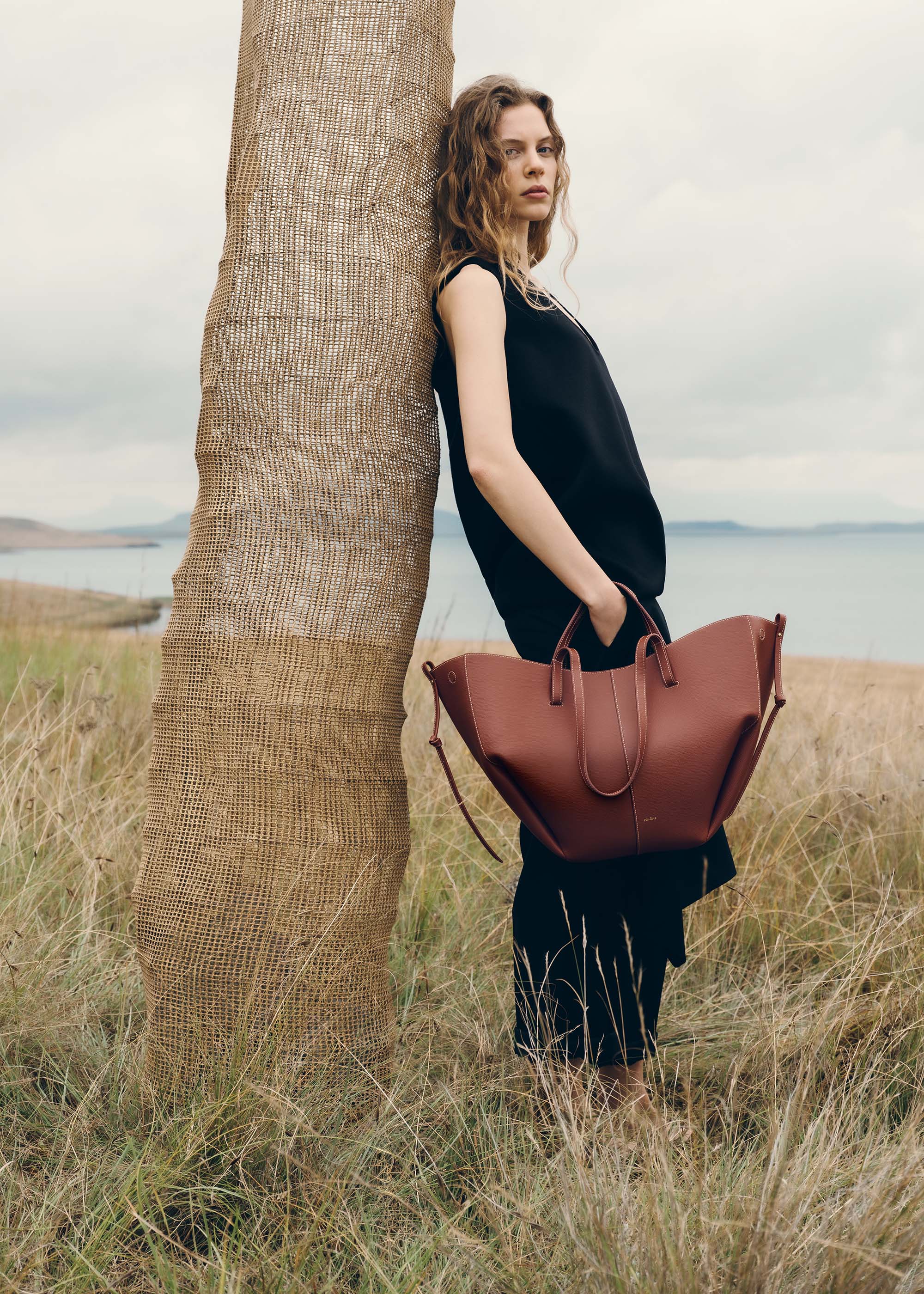 POLÈNE Cyme Mini ブラウンレザー トートバッグ Polène | Bag - Cyme Mini - Textured Cognac – Polène EU