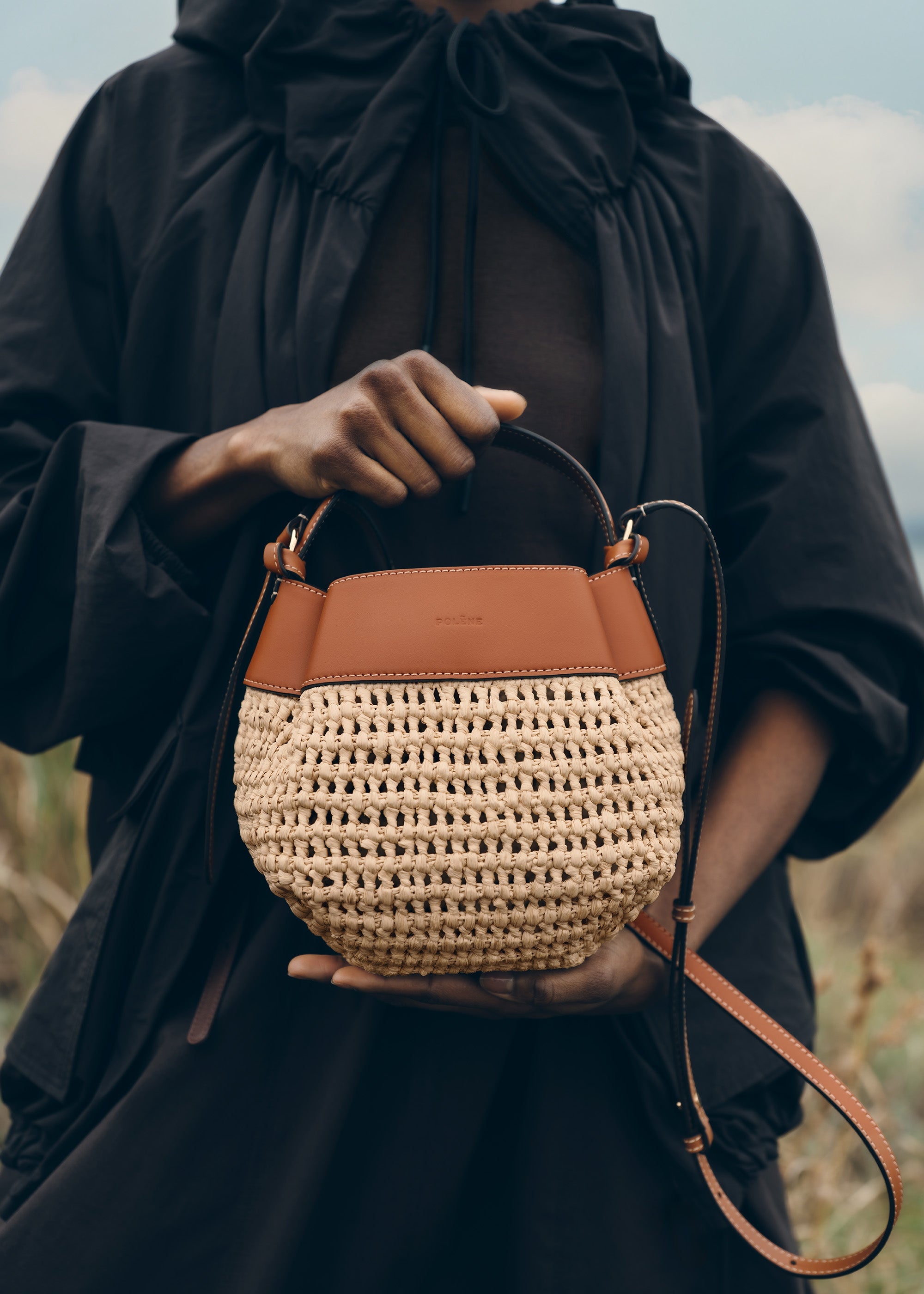 Polène Umi ベルト – ブラック テクスチャード Polène | Bag - Tsubi - Raffia – Polène US